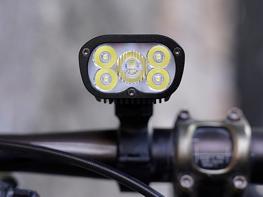 Ravemen PR2400 akkumulátoros első lámpa