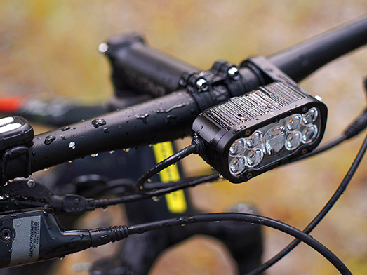 Ravemen XR6000 akkumulátoros első lámpa