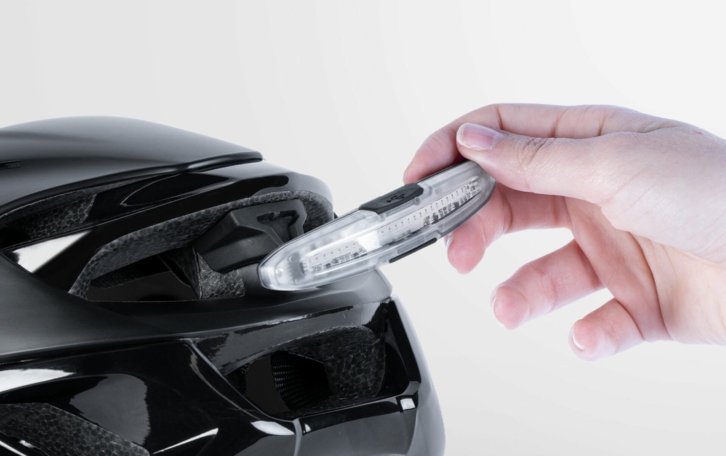 MET sisakra szerelhető Magnetic USB LED akkumulátoros hátsó lámpa