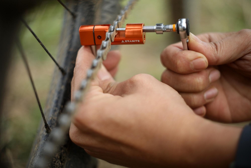 Granite Stash chain tool, kormányban tárolható láncbontó [narancssárga]