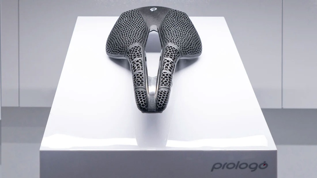 Nyereg PROLOGO NAGO R4 3D PAS NACK 137 HARD fekete